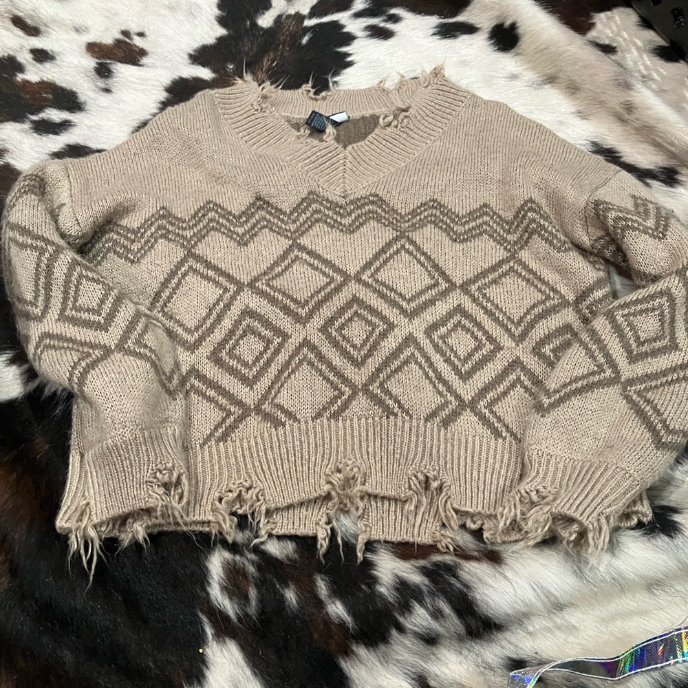 Daytrip Beige Distressed Diamond Crewneck Sweater